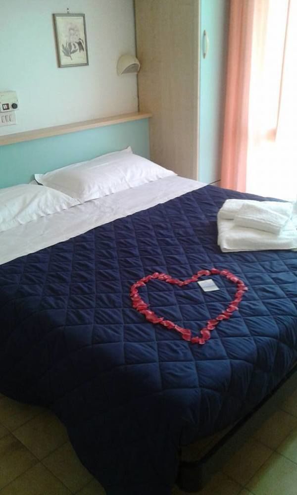 Hotel Gialpina Viserba Di Rimini Esterno foto